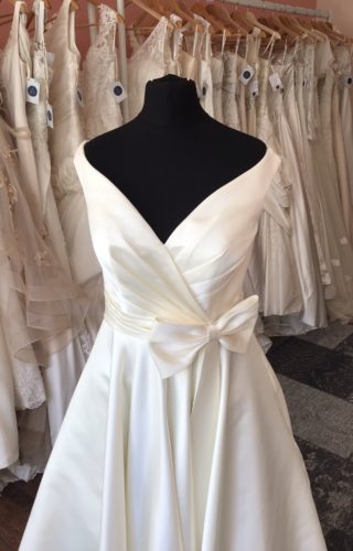 Rita Mae | Wedding Dress | Tea Length | T79F