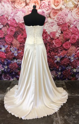 Stephanie Allin | Wedding Dress | Fit to Flare | ST419S