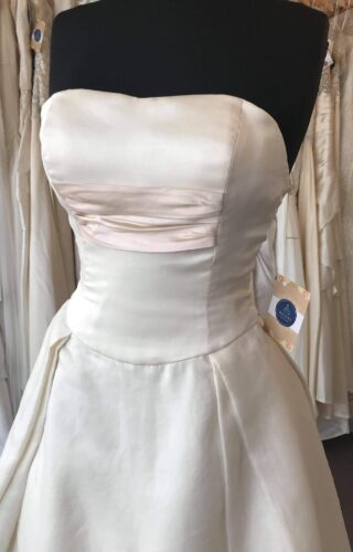 Vera Wang | Wedding Dress | Tea Length | B142M