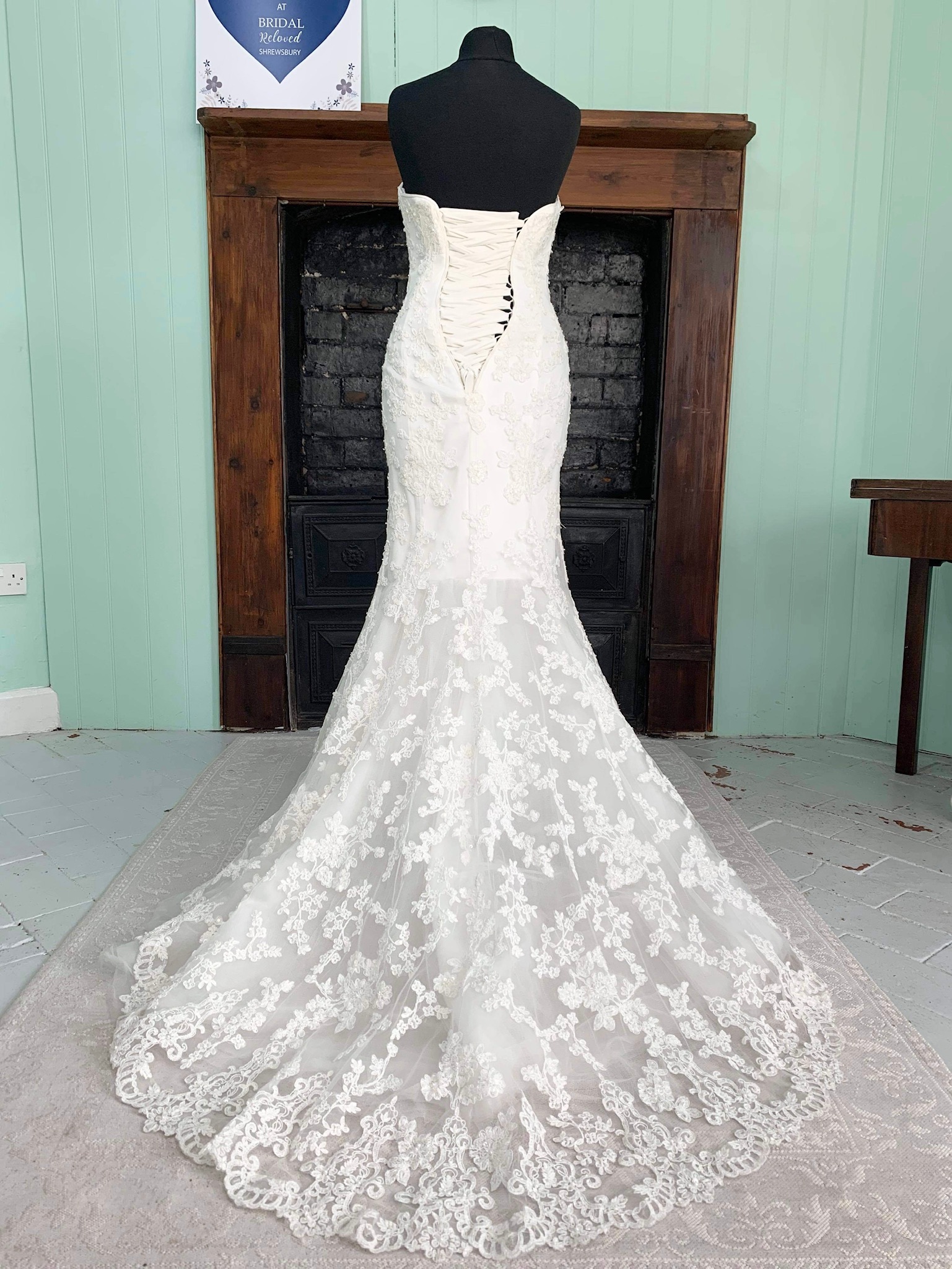 Forever Yours   Wedding Dress   Fishtail   SH8S   Bridal Reloved