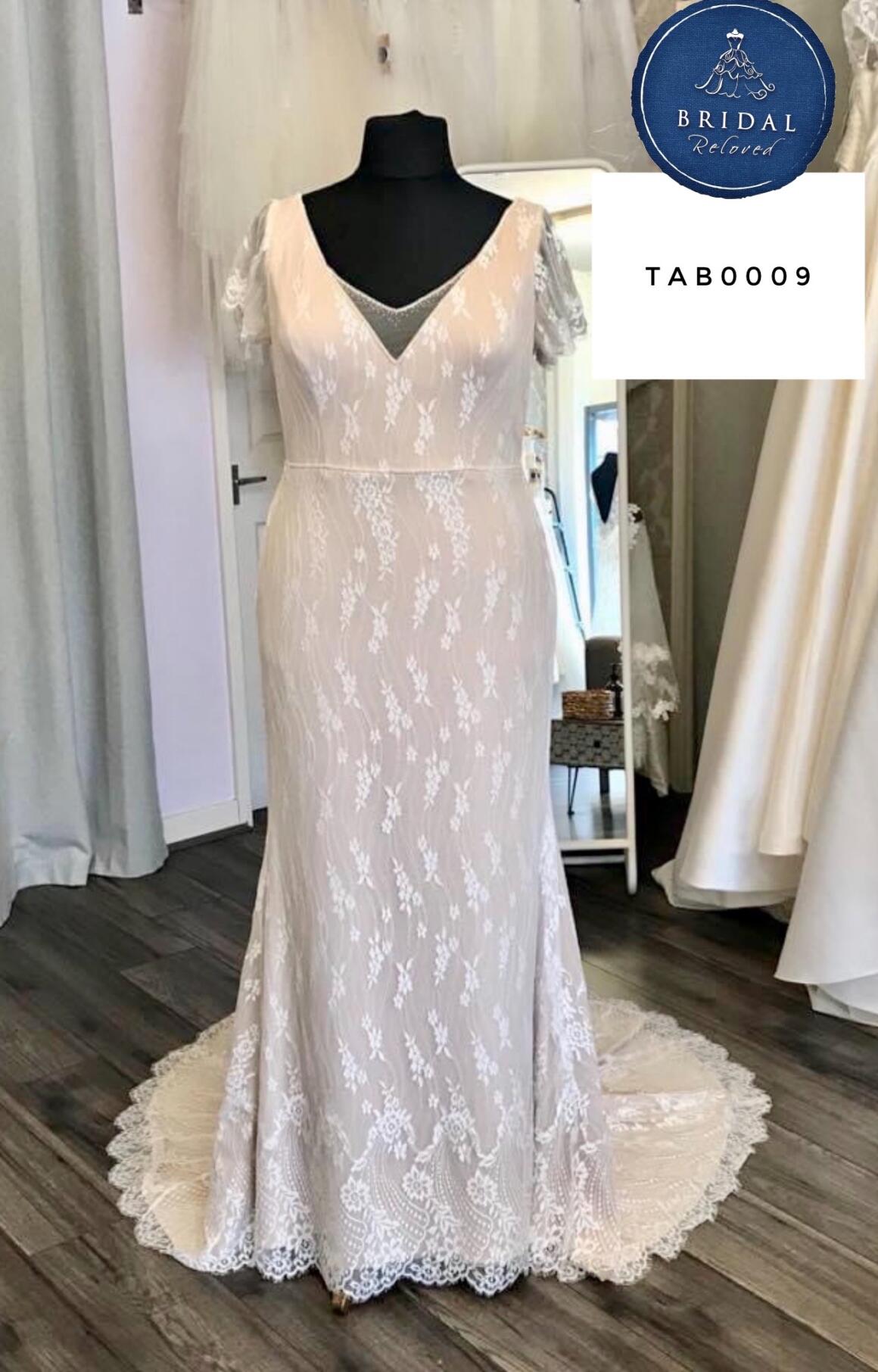 Terra Bridal | Wedding Dress | Fit to Flare | TAB0009