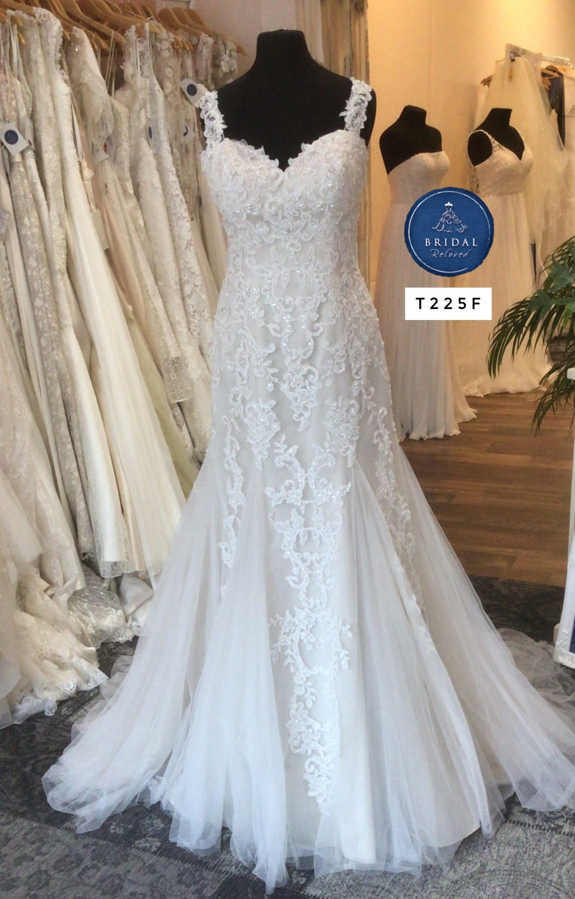 Charlotte Balbier | Wedding Dress | Fit to Flare | T225F