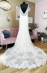 Enchanting | Wedding Dress | Fit to Flare | W1161L
