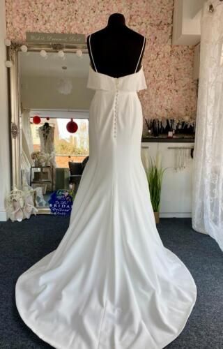 Sassi Holford | Wedding Dress | Fit to Flare | LE437M