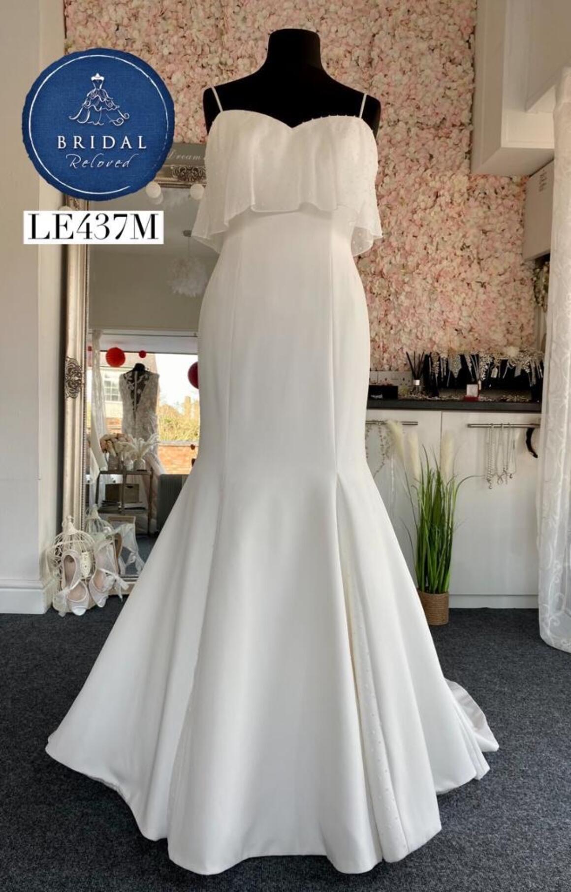 Sassi Holford | Wedding Dress | Fit to Flare | LE437M