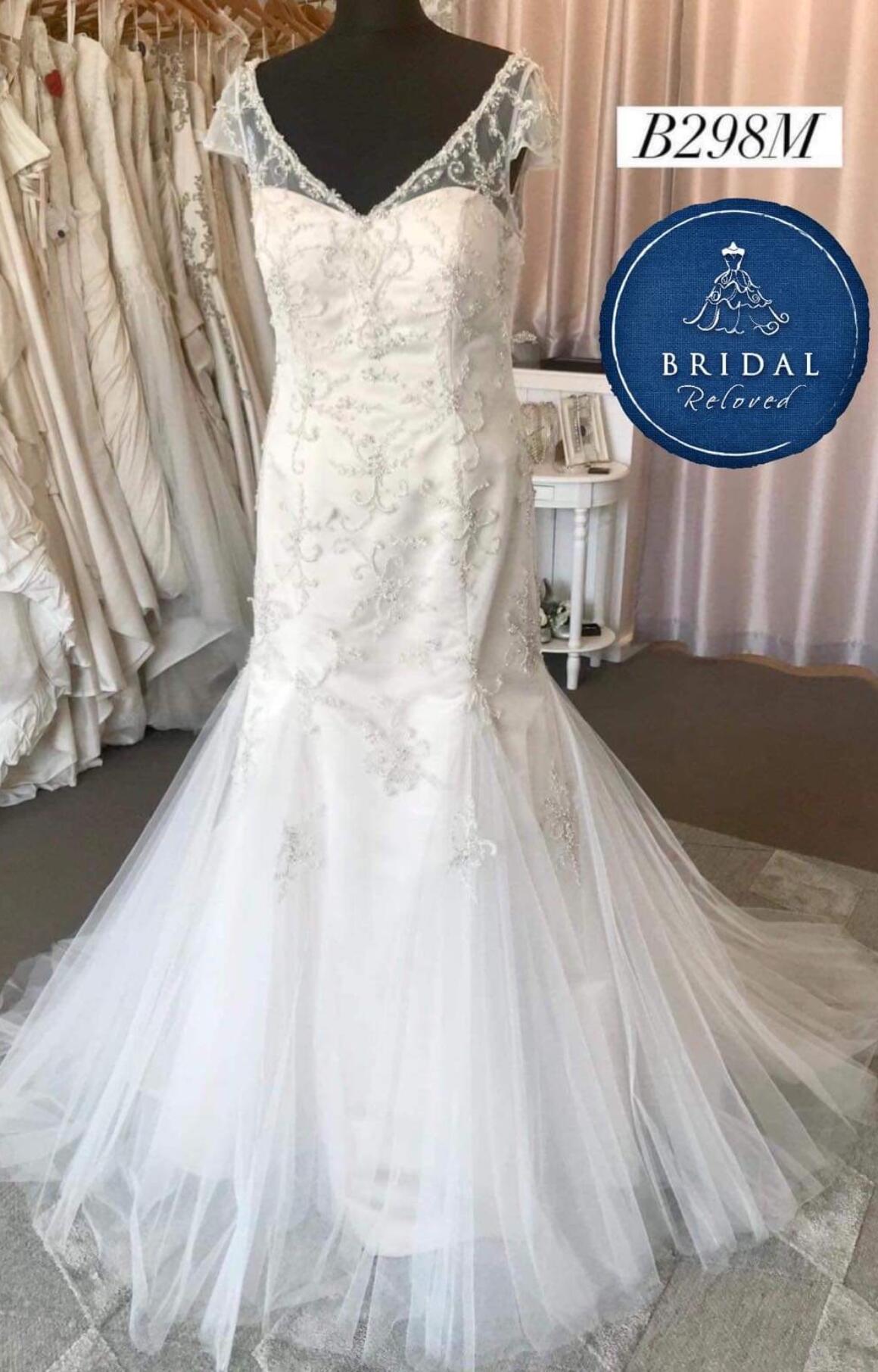 Veromia | Wedding Dress | Fit to Flare | B298M