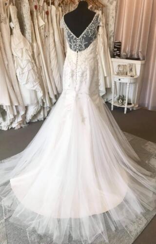 Veromia | Wedding Dress | Fit to Flare | B298M
