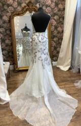 Bowen Dryden | Wedding Dress | Fit to Flare | WN181