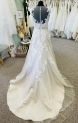 Beautiful | Wedding Dress | Fit to Flare | D1261K