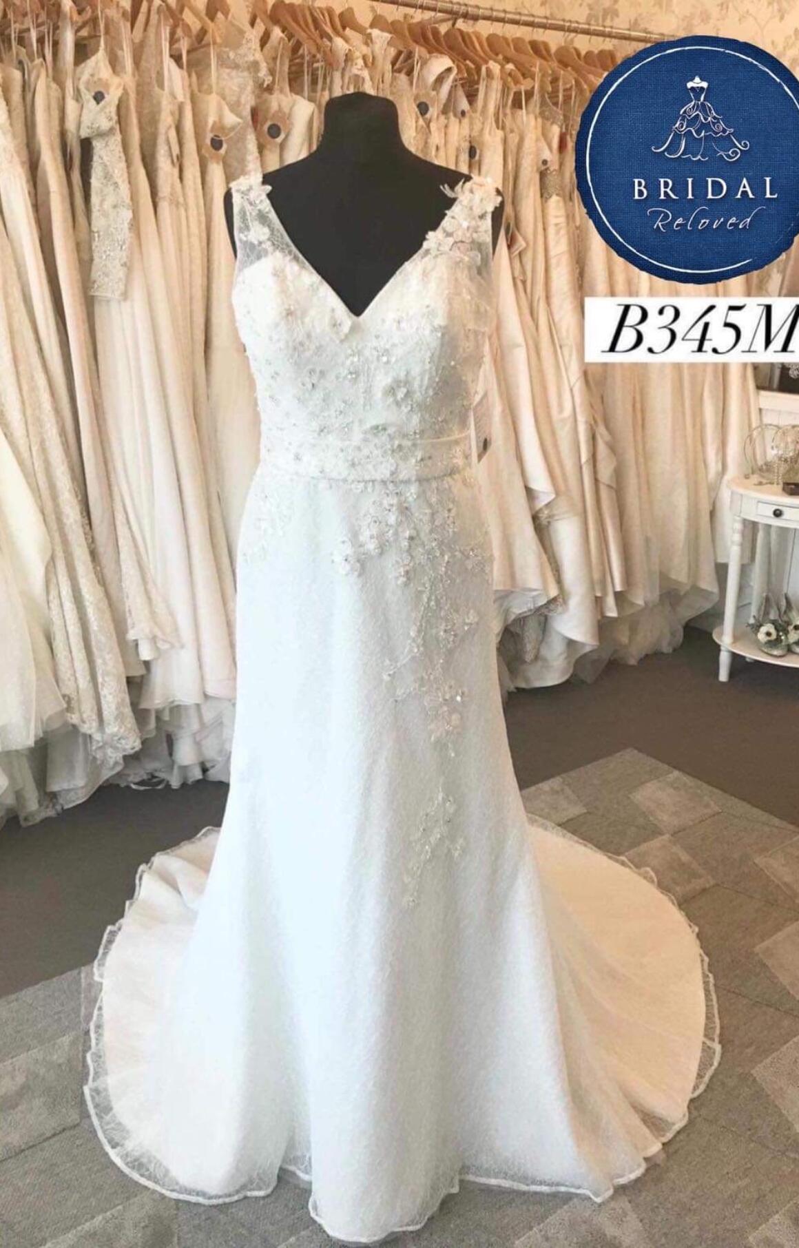Hilary Morgan | Wedding Dress | Fit to Flare | B345M