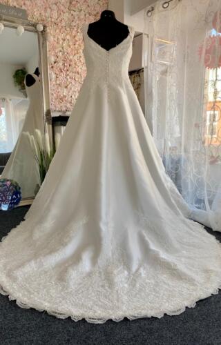Richard Designs | Wedding Dress | Aline | LE370M