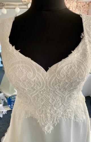 Richard Designs | Wedding Dress | Aline | LE370M