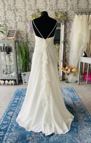 Pronuptia | Wedding Dress | Empire | CA323A