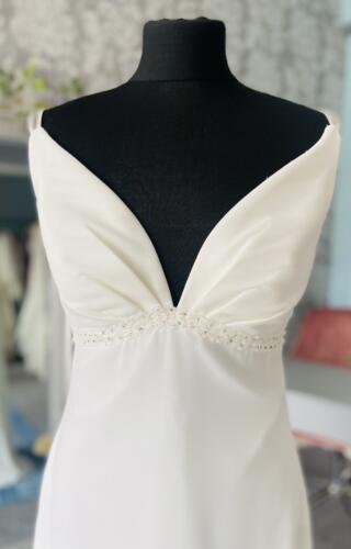 Pronuptia | Wedding Dress | Empire | CA323A