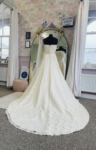 White Rose | Wedding Dress | A Line | D1656K