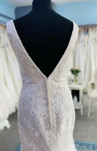 Jennifer Wren | Wedding Dress | Fit To Flare | CA379A