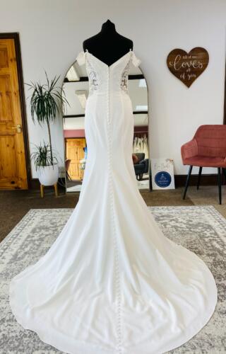 Pure Bridal | Wedding Dress | Fit To Flare | G176A