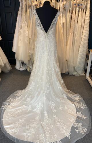 Sophia Tolli | Wedding Dress | Fit To Flare | SO551G
