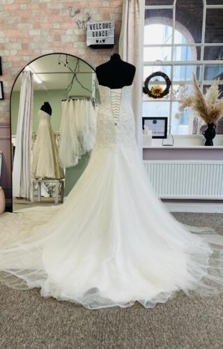 Viva Bride | Wedding Dress | Dropped Waist | D1750K