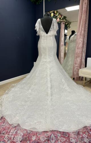 British Bridal | Wedding Dress | Fit To Flare | MW109N