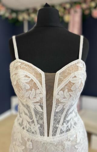Victoria Jane | Wedding Dress | Fit To Flare | MW122N