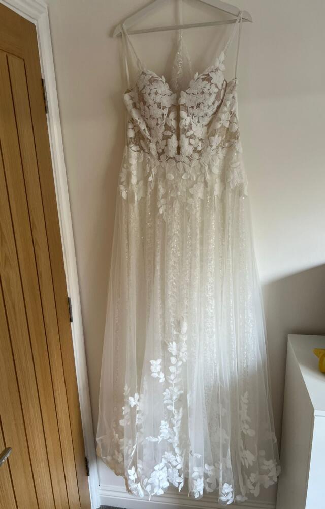 Madi Lane | Wedding Dress | A Line | C7324