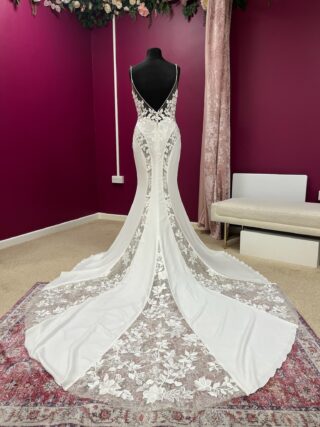 Enzoani | Wedding Dress | Fit To Flare | FLB39N