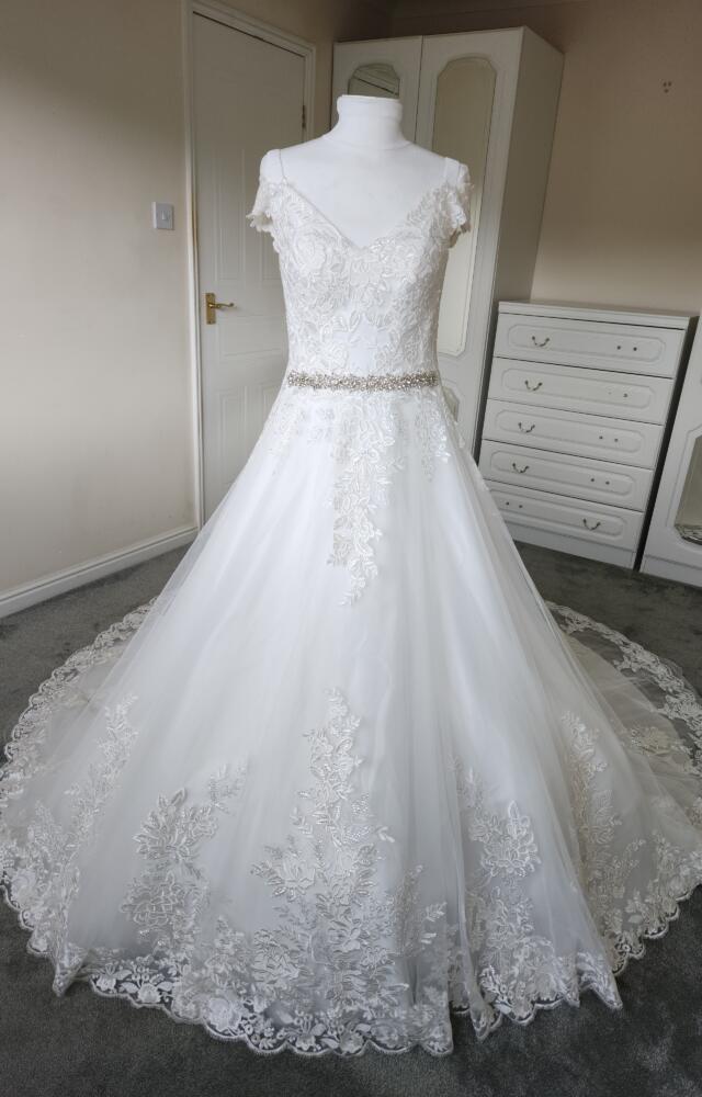 Unknown Designer | Wedding Dress | A Line | C7575