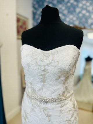 Enzoani | Wedding Dress | Fit To Flare | CF182B