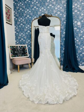 Enzoani | Wedding Dress | Fit To Flare | CF182B