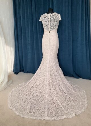 Suzanne Neville | Wedding Dress | Fit To Flare | CF68B