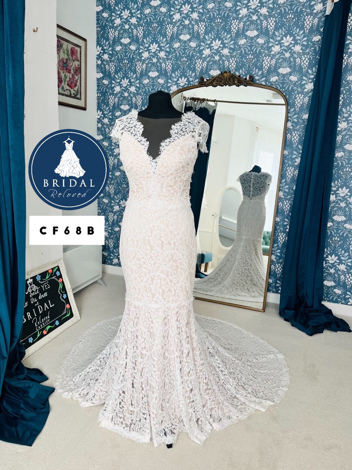 Suzanne Neville | Wedding Dress | Fit To Flare | CF68B