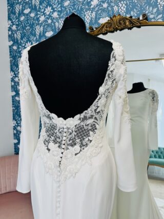 Badgley Mischka | Wedding Dress | Fit To Flare | CF66B