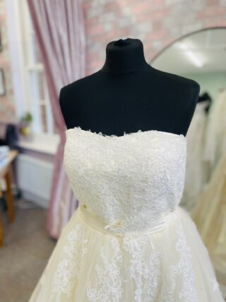 Beautiful | Wedding Dress | A Line | D1970K