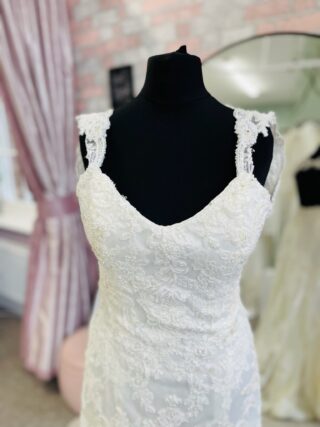 Enzoani | Wedding Dress | Fit To Flare | D1977K