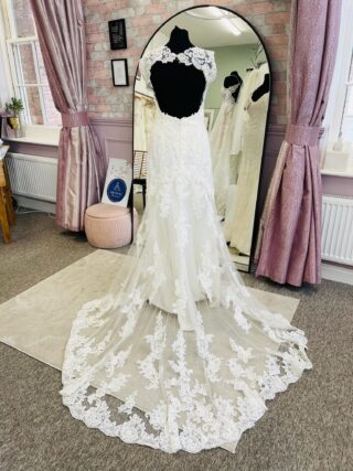 Enzoani | Wedding Dress | Fit To Flare | D1977K