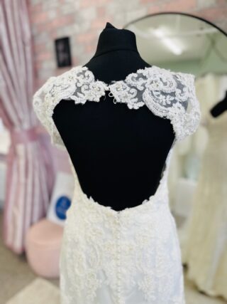 Enzoani | Wedding Dress | Fit To Flare | D1977K
