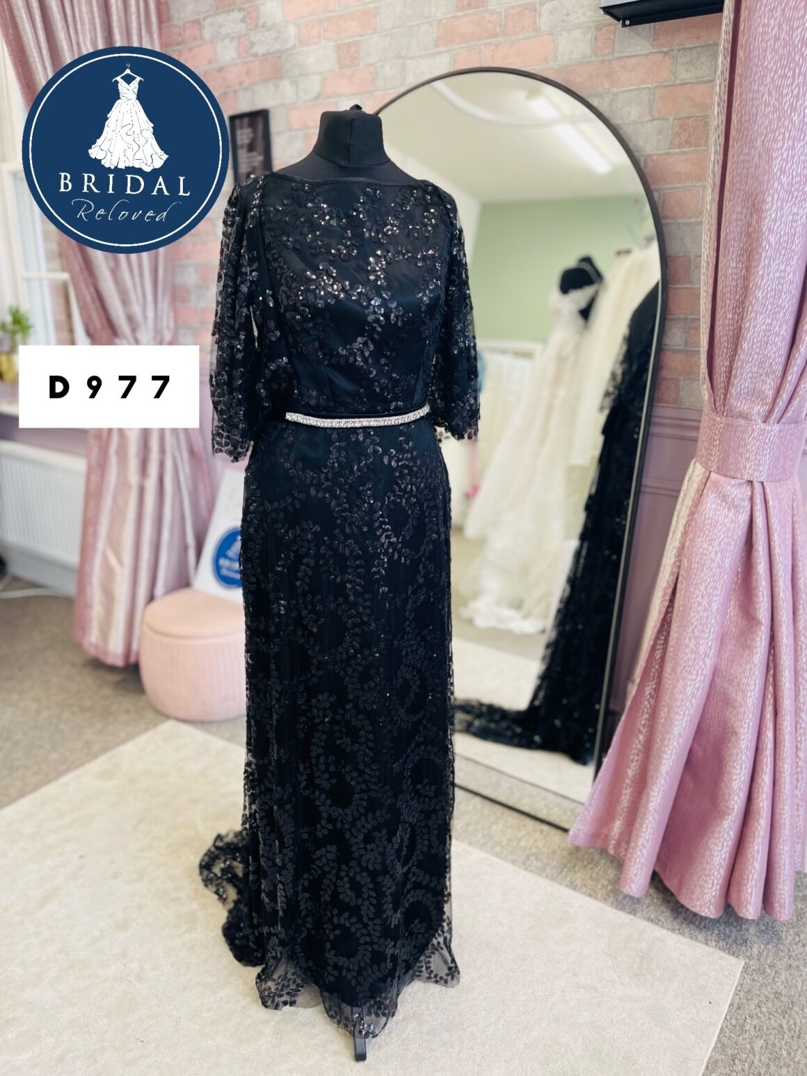 Bowen Dryden | Wedding Dress | Column | D977