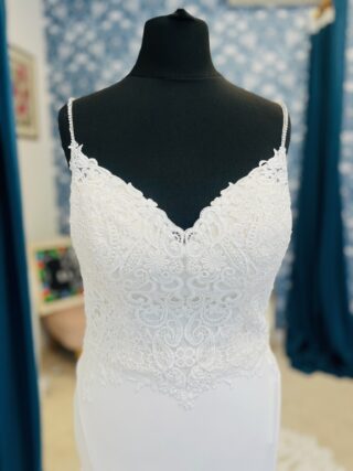 Enzoani | Wedding Dress | Fit To Flare | CF180B