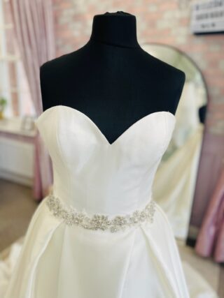Enzoani | Wedding Dress | A Line | D2002K