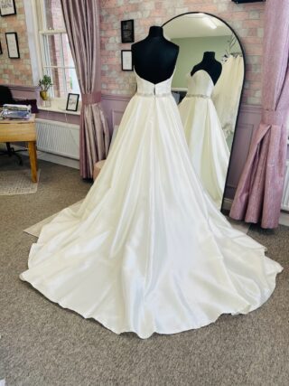 Enzoani | Wedding Dress | A Line | D2002K