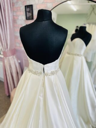 Enzoani | Wedding Dress | A Line | D2002K