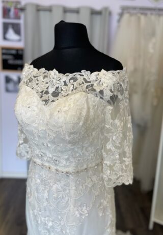 Hilary Morgan | Wedding Dress | Fit To Flare | C392JL