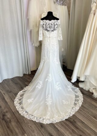 Hilary Morgan | Wedding Dress | Fit To Flare | C392JL