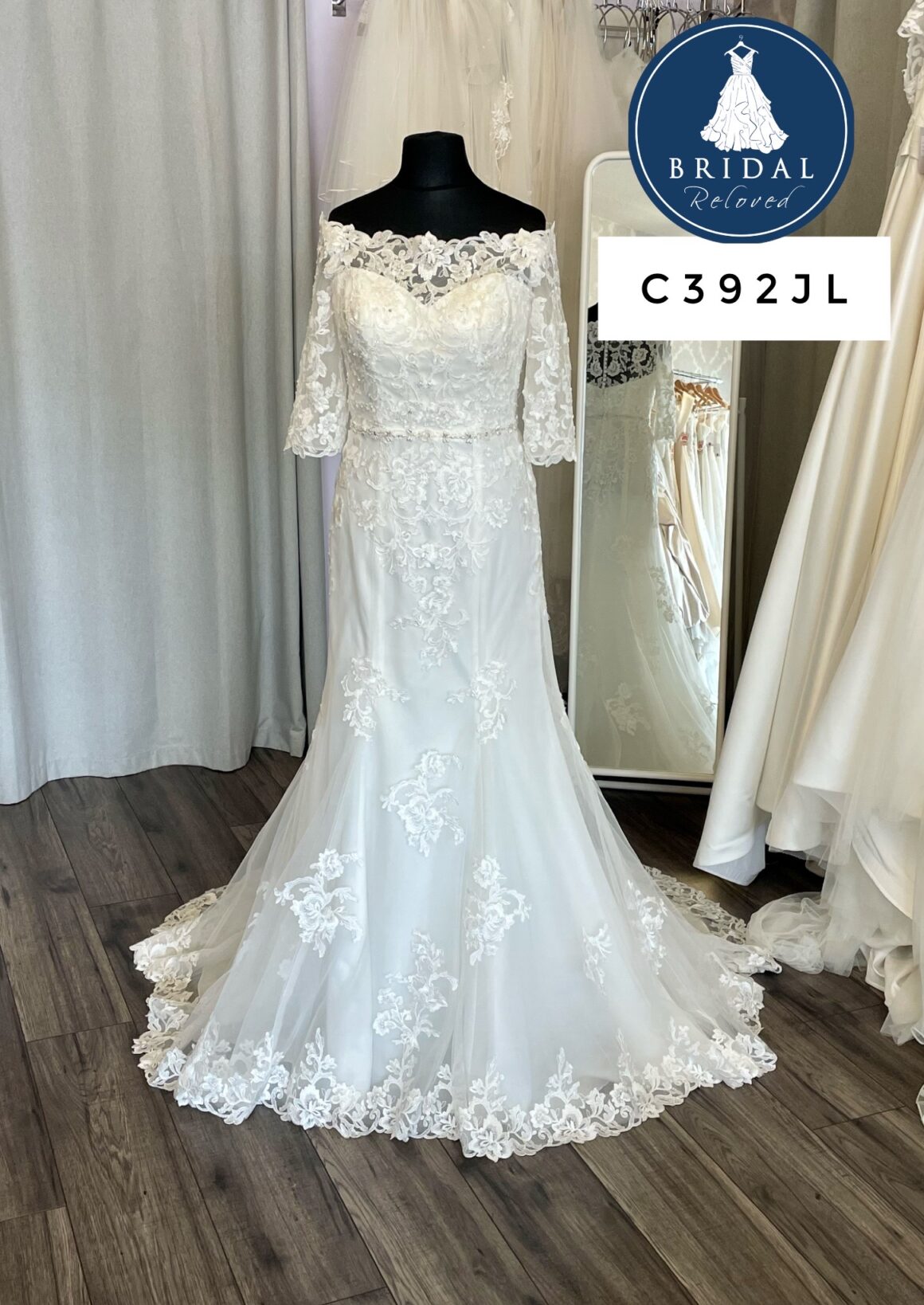 Hilary Morgan | Wedding Dress | Fit To Flare | C392JL