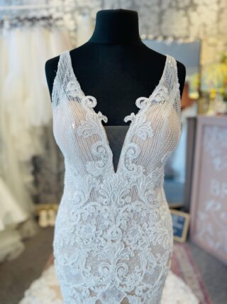 Enzoani | Wedding Dress | Fit To Flare | L583A