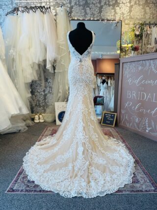 Enzoani | Wedding Dress | Fit To Flare | L583A