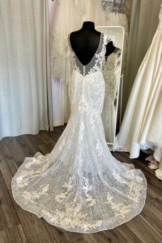 Jennifer Wren | Wedding Dress | Fit To Flare | C399JL