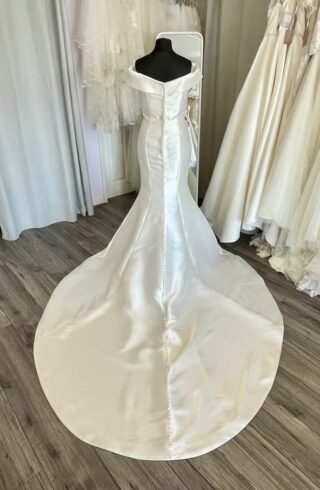 Rebecca Ingram | Wedding Dress | Fit To Flare | C396JL