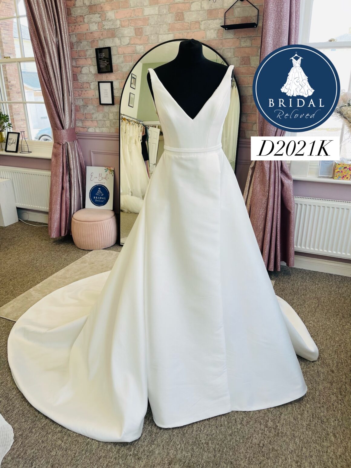 Suzanne Neville | Wedding Dress | A Line | D2021K